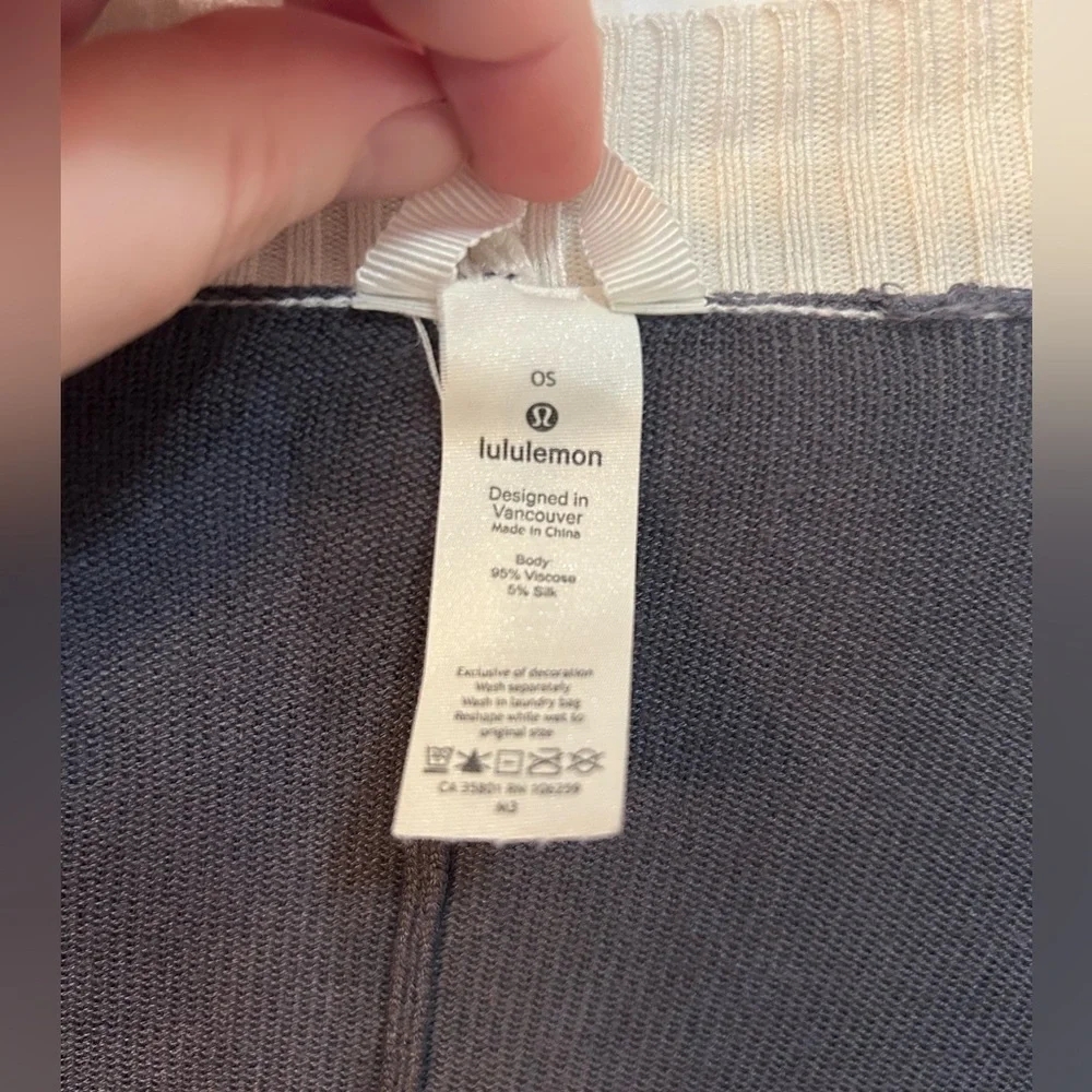 Lululemon Hatha Color-Blocked Knit Wrap - OS